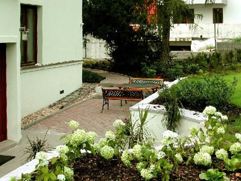 zahrada1.jpg (92010 bytes)